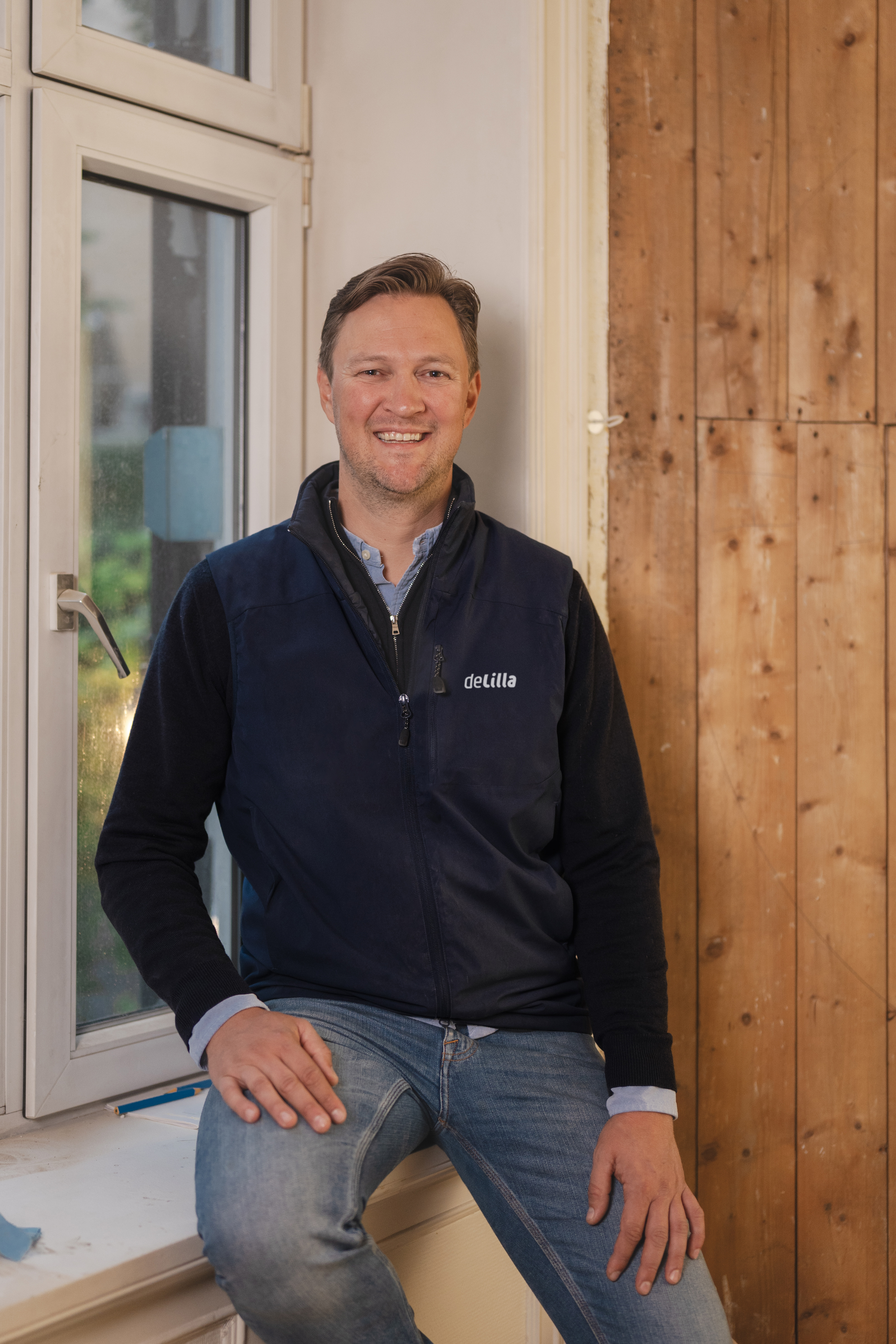 Halvard Broch Due 49 Ny Logo