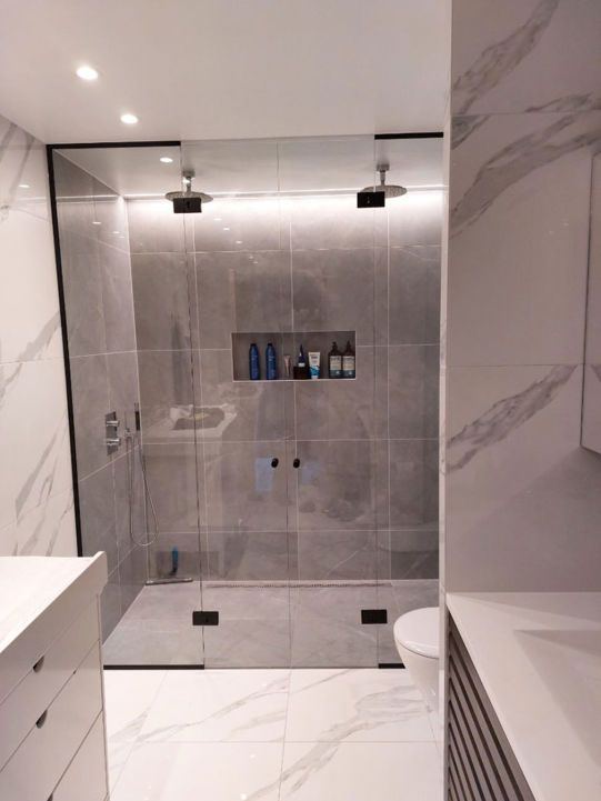 Dusjvegg Dør Og Fastfelt 2 (1)